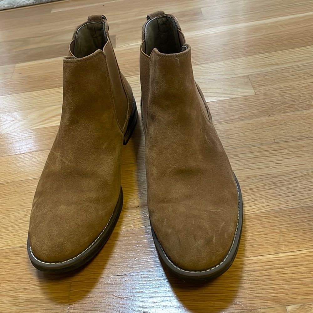 Traditional chukka boot.